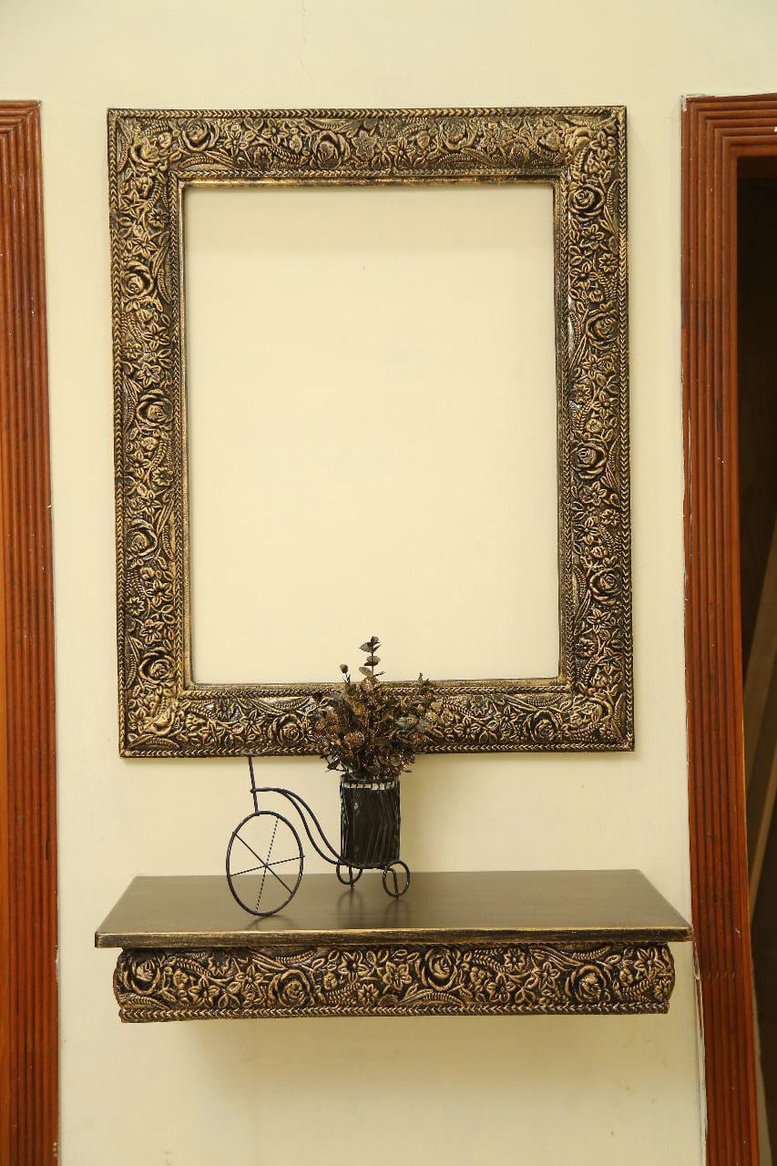Goldish black small console and frame (005)